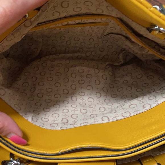 πβ¨ GUESS PURSE AND MATCHING WALLET SET - Picture 10 of 11